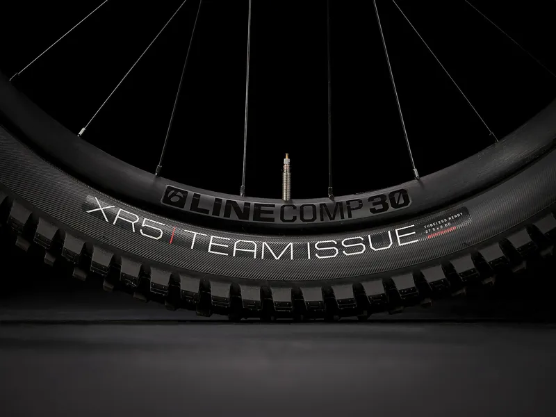 TREK Rail 7 Gen 2 625Wh Full Suspension Electric Bike in Dark Aquatic and Black-9